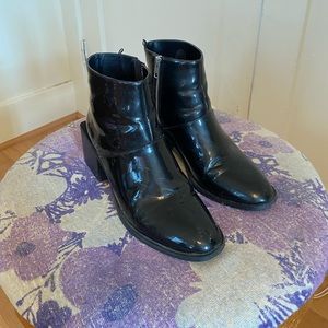 LOQ dupe Monki block heel booties